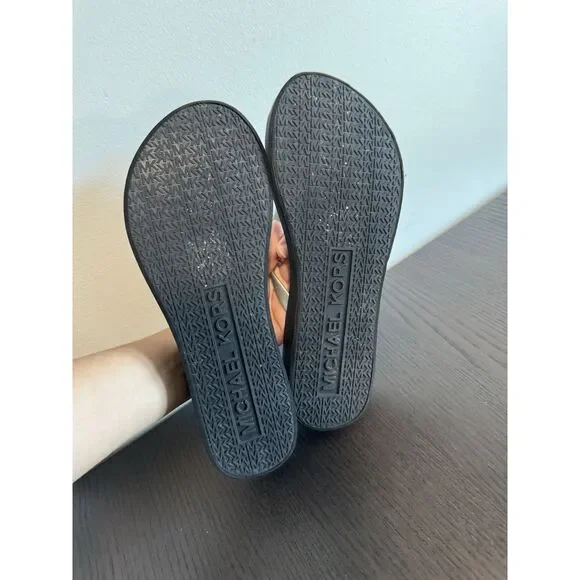 Michael Kors 9 Silver Black Platform Thong Flip Flops Wedge Sandals Mk Womens - Picture 4 of 5